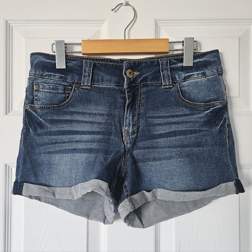 Le Chateau Denim Shorts 3" inseam Size 30 With Light Stretch